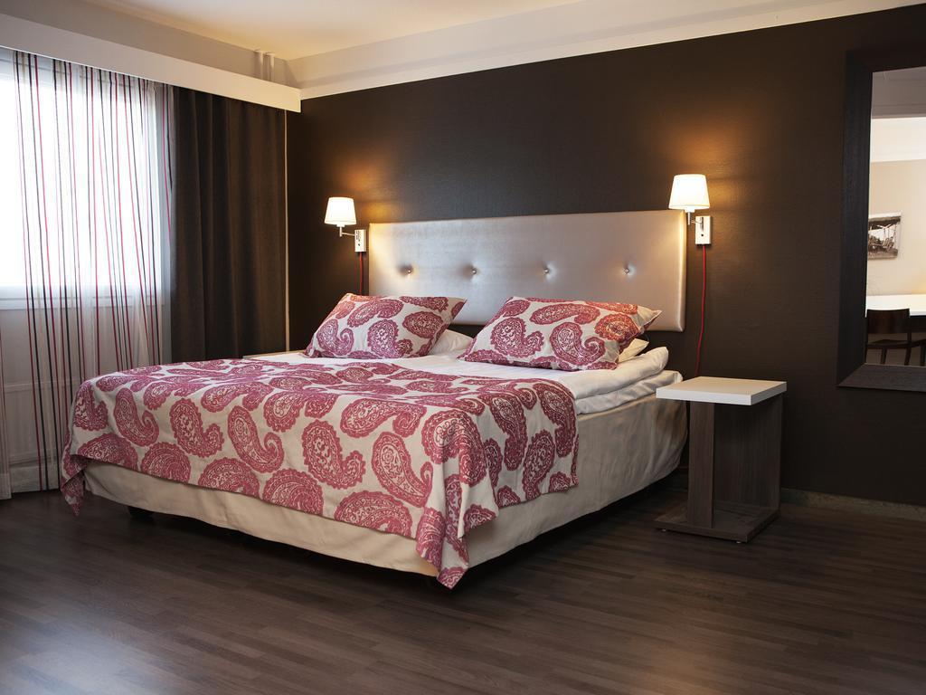 Hotel Kajanus คายานี ภายนอก รูปภาพ